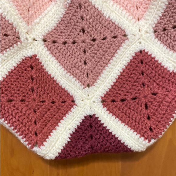 NWOT Handmade Pink Crochet Granny Square Tote Bag - Picture 2 of 11